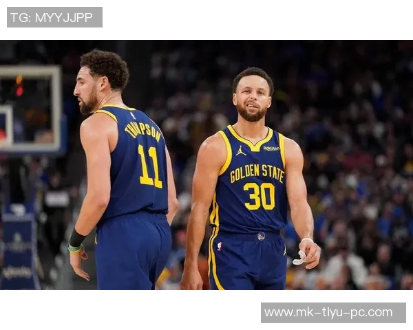 库里幽默回应穿鞋致敬克莱称只是偶然试鞋合脚